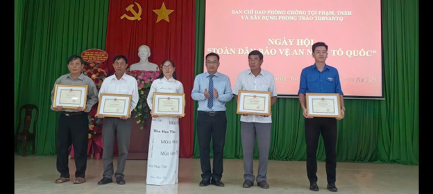 NGÀY HỘI TOÀN DÂN BẢO VỆ AN NINH TỔ QUỐC